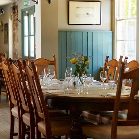 The Greyhound Inn วอนเทจ ภายนอก รูปภาพ